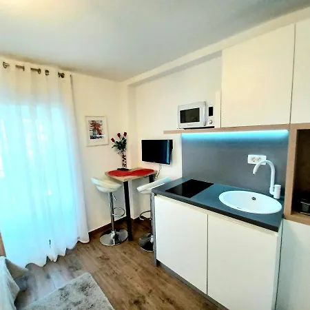 Studio Pomalo/ Take It Easy سبليت